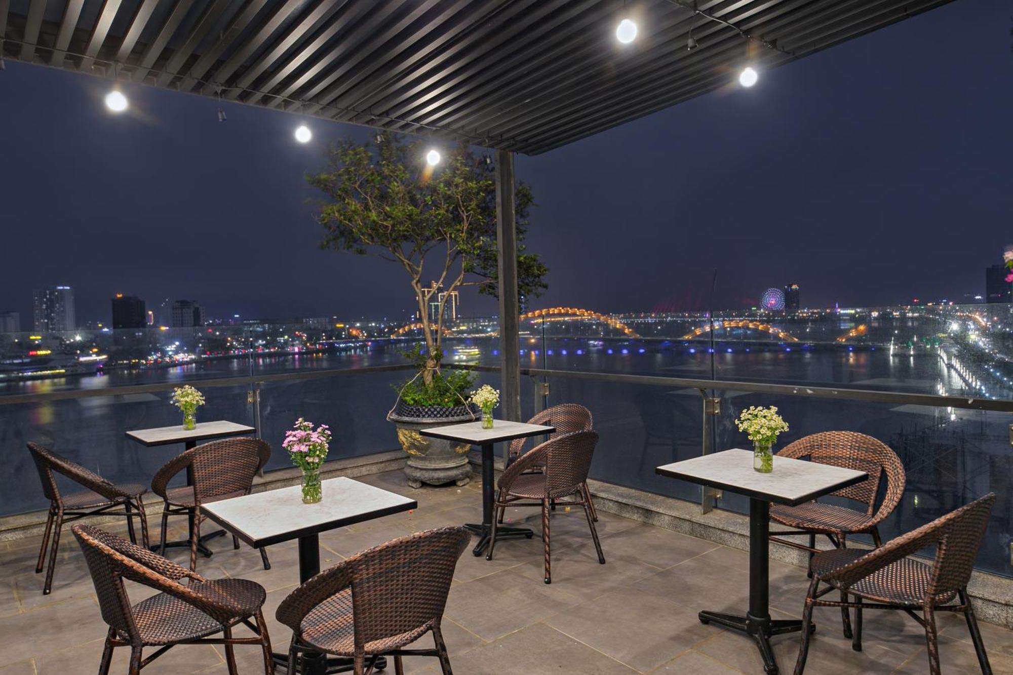 Avora Hotel Da Nang Buitenkant foto