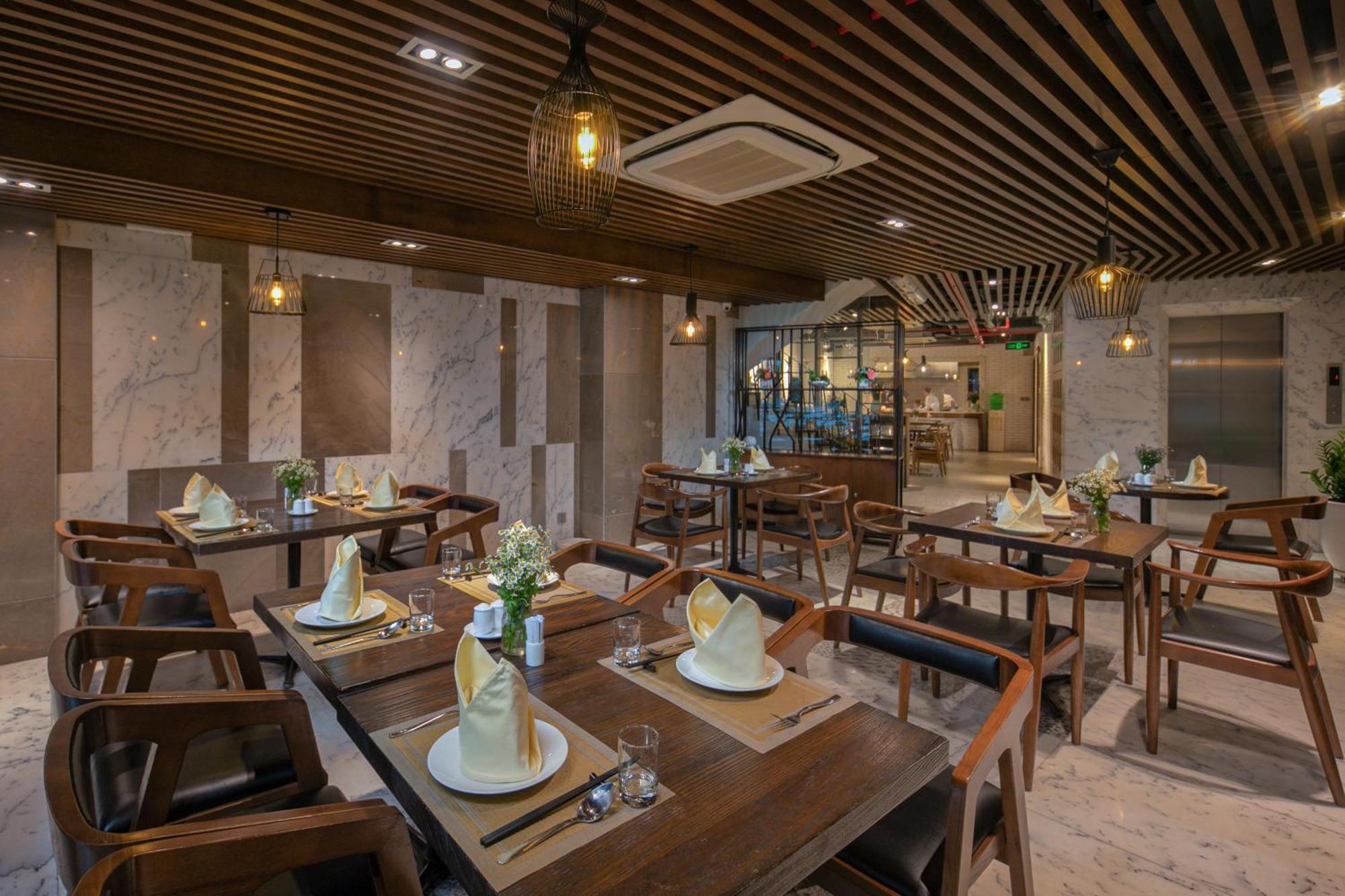 Avora Hotel Da Nang Buitenkant foto