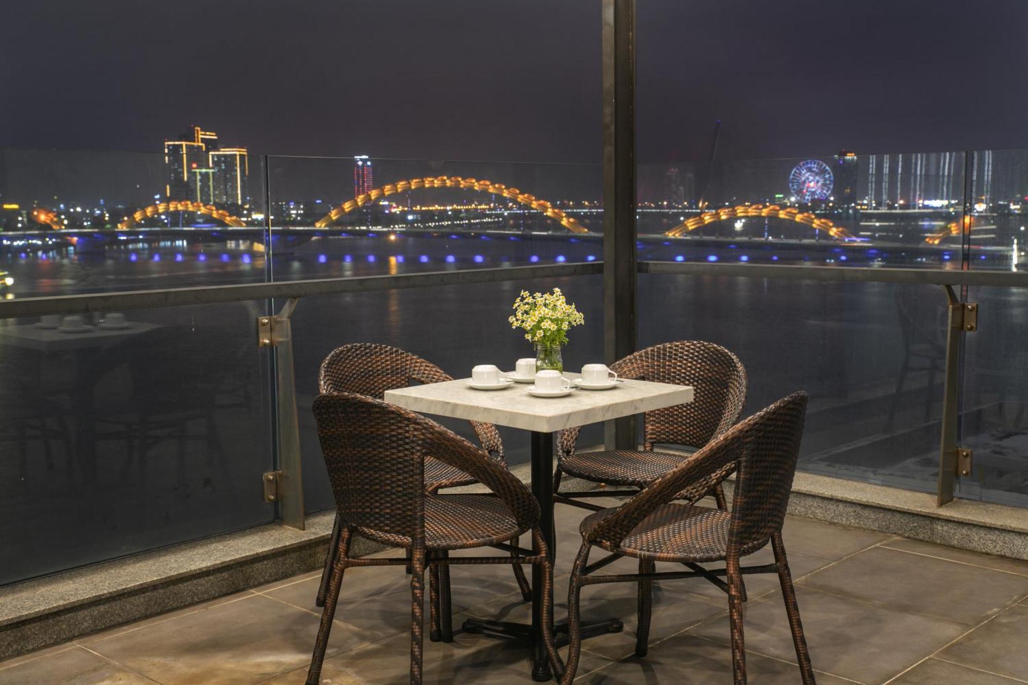 Avora Hotel Da Nang Buitenkant foto