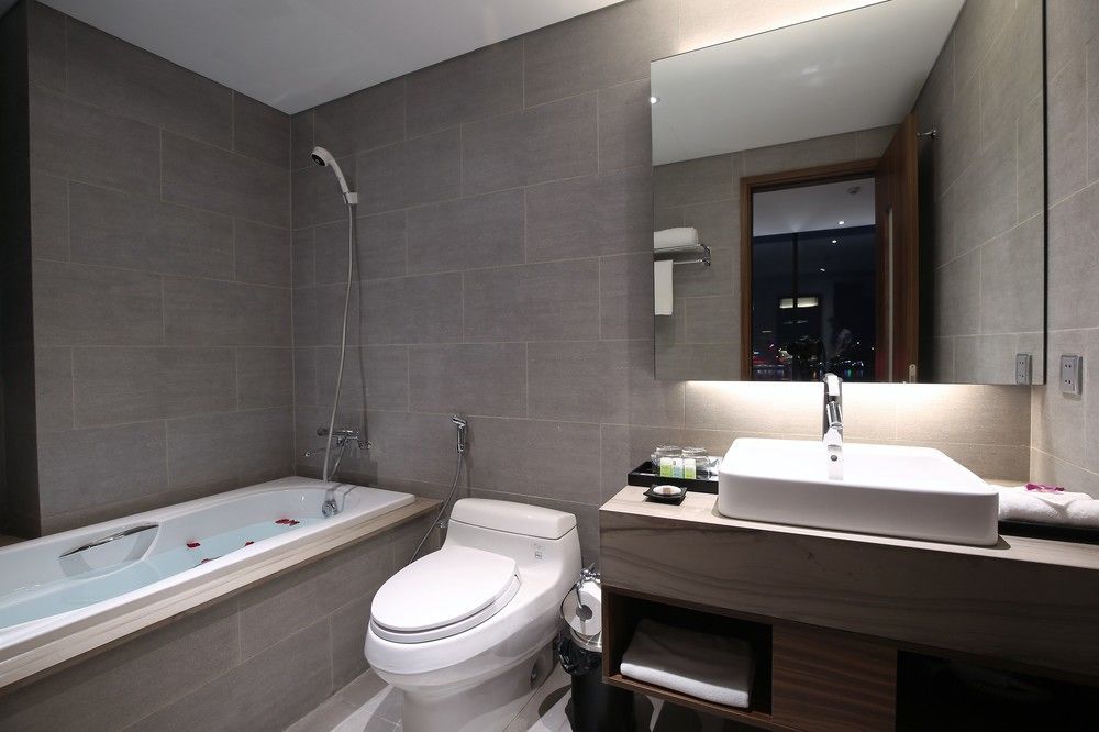 Avora Hotel Da Nang Buitenkant foto