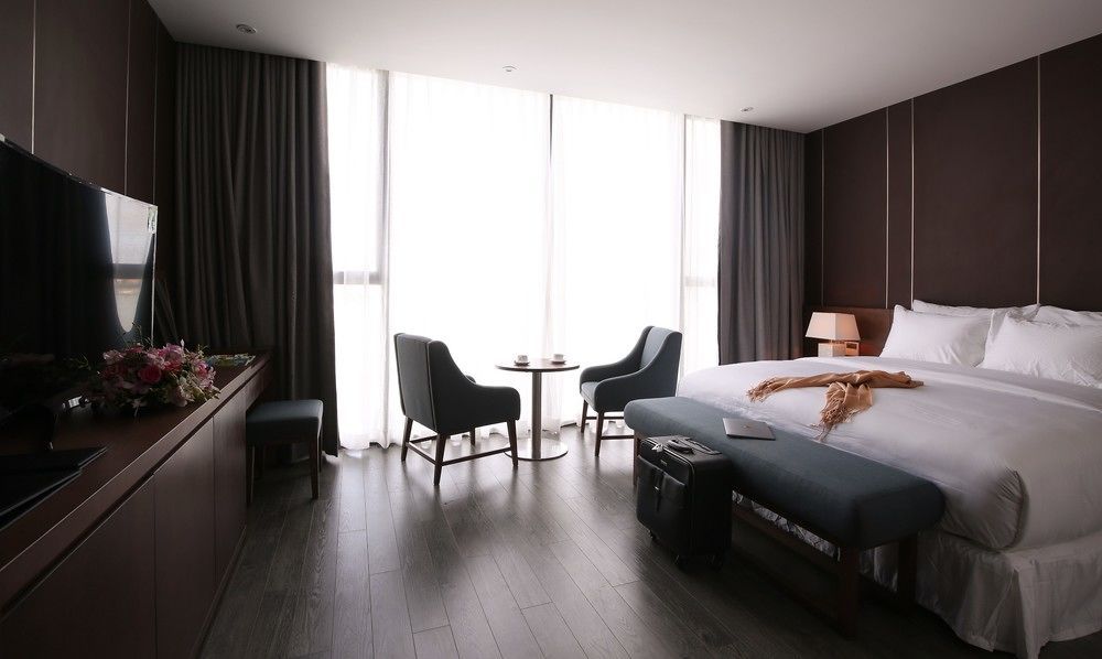 Avora Hotel Da Nang Buitenkant foto